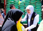 Gubernur Khofifah Gelar Pasar Murah di Sumenep, Kendalikan Inflasi dan Tingkatkan Daya Beli Masyarakat