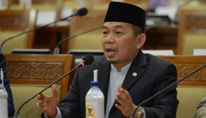 Perkembangan Teknologi Digital Berdampak Positif dan Negatif