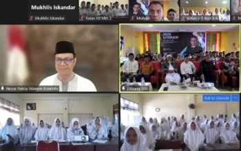 Wamenkominfo Nezar Patria dalam Seminar Literasi Digital HUT ke-36 Dayah Jeumala Amal yang berlangsung daring (Humas Kominfo)