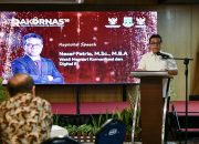 Wamenkomdigi Nezar Patria menyampaikan sambutan dalam acara Rapat Koordinasi Nasional (Rakornas) ke-16 dan Rapat Kerja Teknis (Rakernis) ke-15 Komisi Informasi se-Indonesia Tahun 2025 di Hotel Mercure, Tangerang, Banten, Senin (29/09/2025). (Foto: Indra/Komdigi)