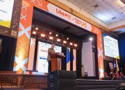 Prof. Dr. Anggito Abimanyu, M.Sc.,Ketua Dewan Komisioner Lembaga Penjamin Simpanan (LPS) saat membuka Literasi Keuangan Indonesia Terdepan (LIKE IT) di Solo, Jawa Tengah, Sabtu (18/10/2025). (Foto: Dok. LPS)