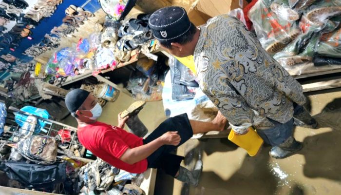 Menata Ulang Harapan: Surahim dan Pasar Kuala Simpang Pasca Bencana