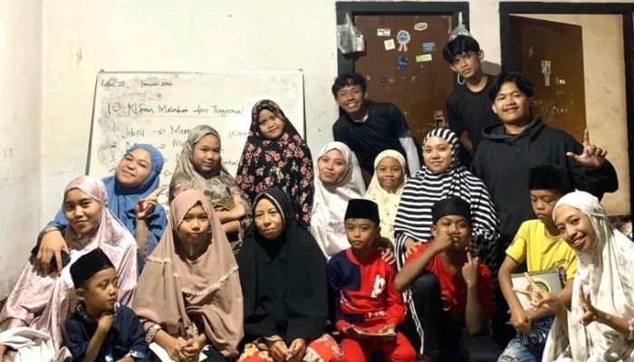 KKN PMD Unram Ciptakan Ruang Belajar Menyenangkan: Tingkatkan Semangat Belajar Anak Kelurahan Tanjung dengan Metode Pembelajaran Interaktif dan Menarik!