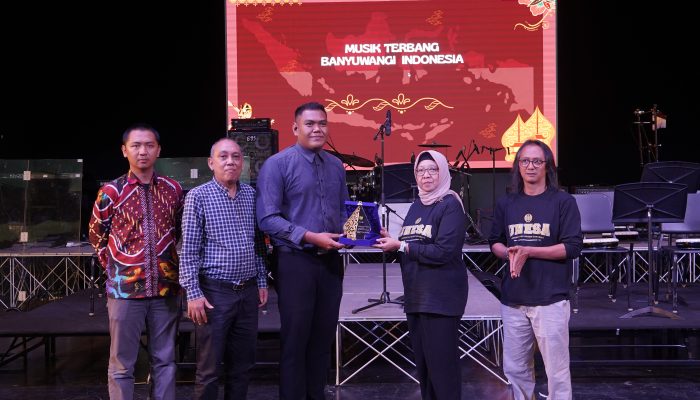 Melampaui Batas, Merajut Bunyi: Kolaborasi Unesa-UPSI Hidupkan Kuntulan Banyuwangi di Panggung Malaysia