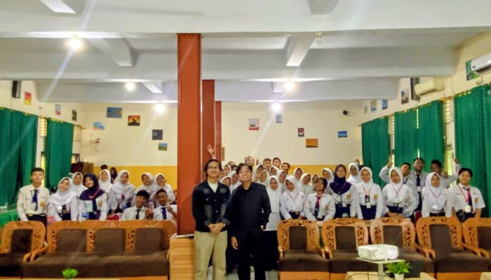 Menjadi Narasumber, Zidan Ramdani Menguatkan Student Government Forum OSIS di Purwakarta