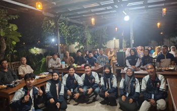 Pembuatan desinfektan alami ramah langkungan : Racikan Ajaib Sereh, Kulit Jeruk dan Cuka 