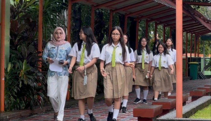 Menjelajahi Pilihan Masa Depan: Siswa Kelas 9 SMP Yasporbi II Kunjungi SMKN 58 Jakarta