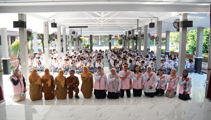 TJSL SRIKANDI PT PLN (PERSERO) PUSDIKLAT GOES TO SCHOOL “ELECTRICITY FOR A BRIGHTER FUTURE”