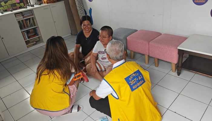 Wujudkan Kepedulian Nutrisi, Lions Club Jakarta Kelapa Gading Jaya Donasikan Susu Khusus untuk Pasien Anak di Rumah Singgah Tomang