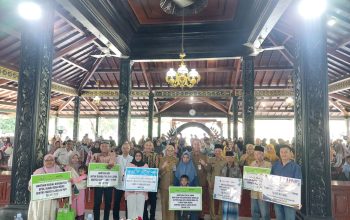 Pemerintah Salurkan Bantuan Susu bagi Anak Stunting dan Warga Rentan