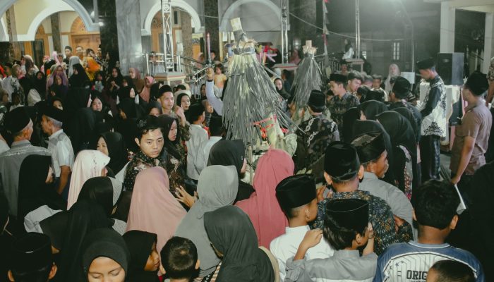 JYOTIRGAMAYA MUHARRAM Satukan Ratusan Warga dalam Pawai Obor Sambut Tahun Baru Islam 1448 H