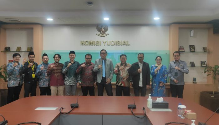 UNIVERSITAS PTIQ JAKARTA JAJAKI KERJA SAMA STRATEGIS DENGAN KOMISI YUDISIAL