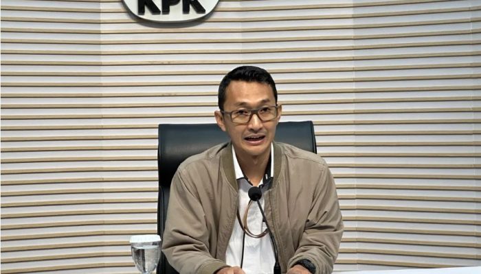 OTT Imigrasi: KPK Tangkap Kepala Imigrasi Jakbar dan Sita Emas