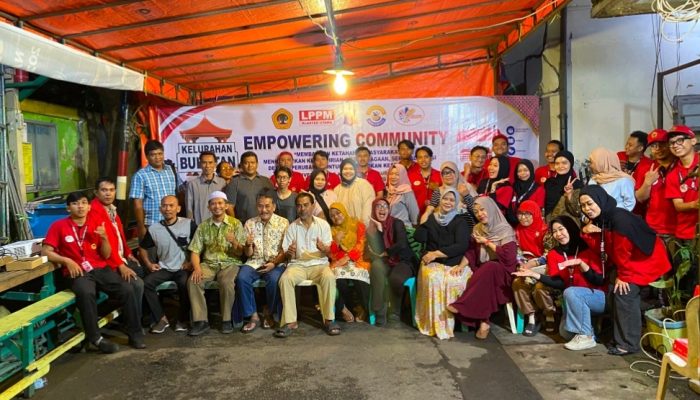 Dari Sosialisasi Menuju Aksi: Mahasiswa KKN UNTAG Surabaya dan Warga RW 04 Bubutan Hidupkan Semangat Gotong Royong