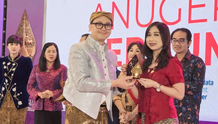 Aktif Gelar Kegiatan Kehumasan, BPC PERHUMAS Surabaya Raya Raih Penghargaan KHI 2026